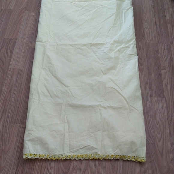 Penney's Percale Double Flat Sheet Yellow 81" X 108" - Picture 1 of 11